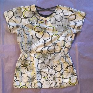 Scrub Works Floral Scrub Top Size Small